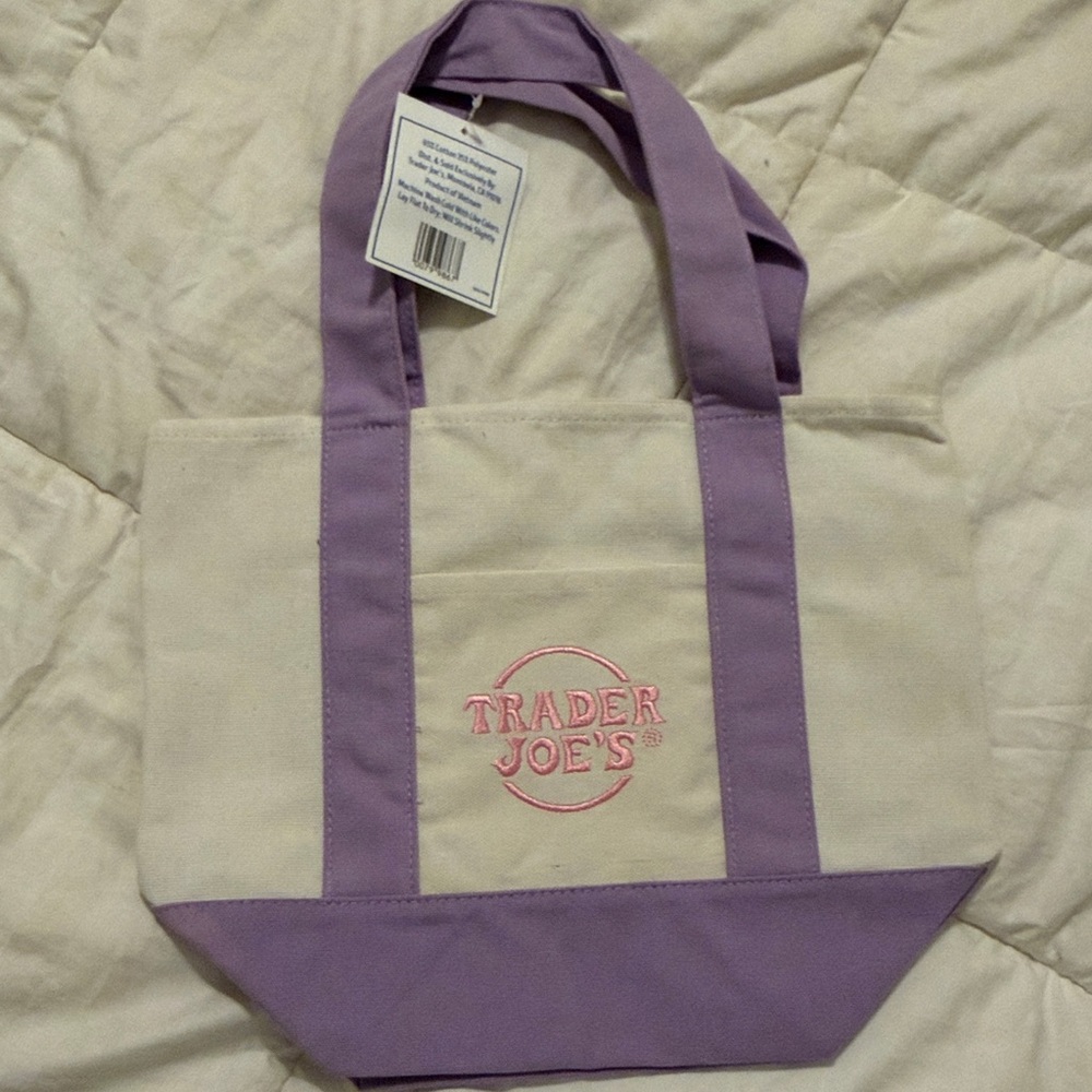 Trader Joe’s canvas pastel tote bags - Picture 4 of 7